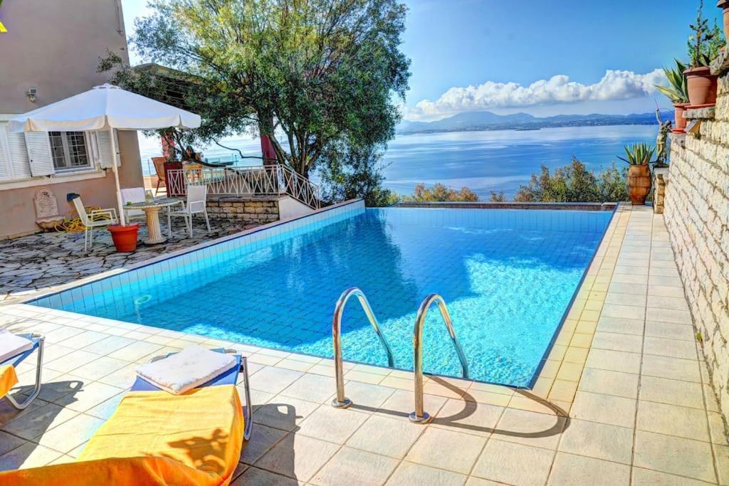 Rolling Stolis Home Katavolos Luaran gambar