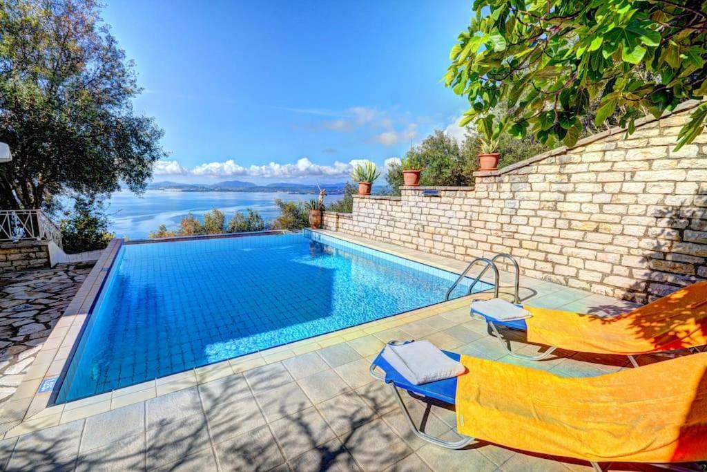 Rolling Stolis Home Katavolos Luaran gambar